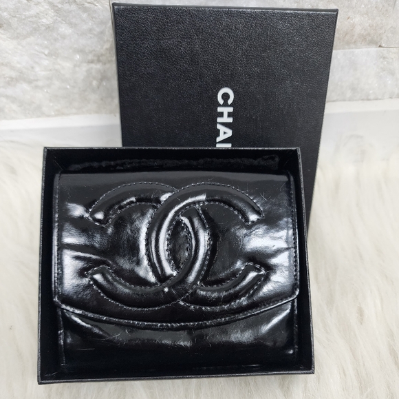 💯 % Authentic Vintage Chanel patent blanc Leather Wallet - Picture 3 of 17